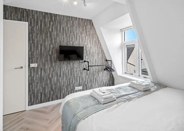 Unique Penthouse Near City Center And Park