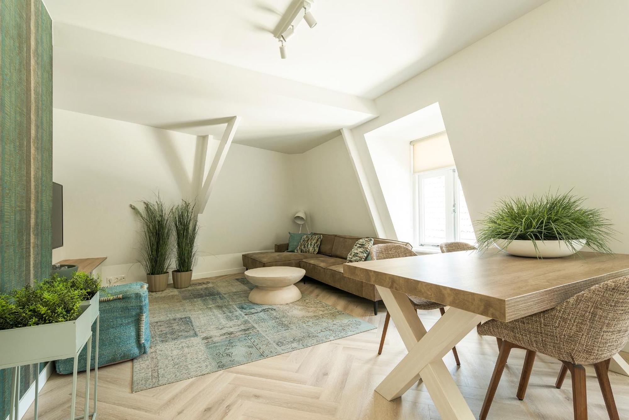 Unique Penthouse Near Center And Park