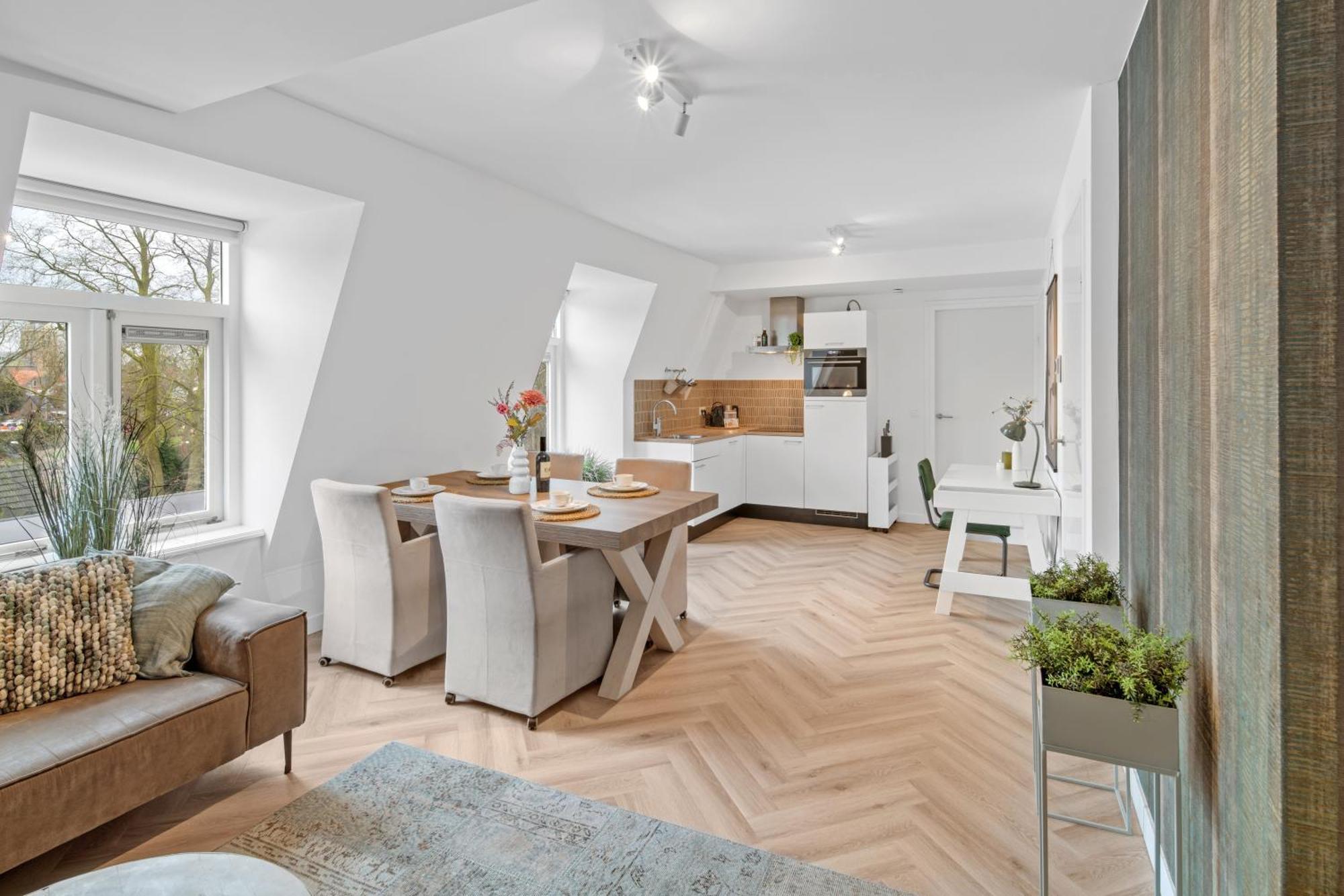 Unique Penthouse Near Center And Park Apartment
